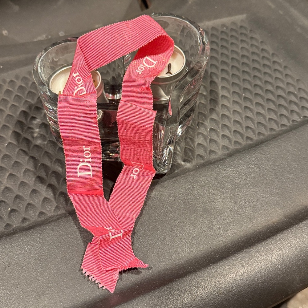 Dior Pink Ribbon - Picture 3 of 5
